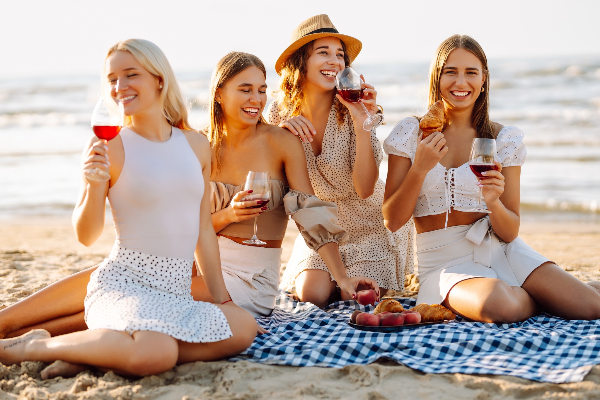 | Ashley Rose Planning a reunion, birthday, or beach weekend with friends?
The Ashley Rose has just the right mix of space and charm for making new memories together. 🥂